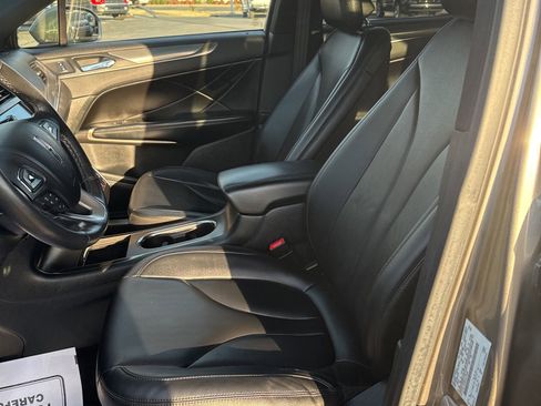 Used 2017 Lincoln MKC Premiere image 23