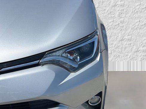 Used 2018 Toyota RAV4 XLE image 9