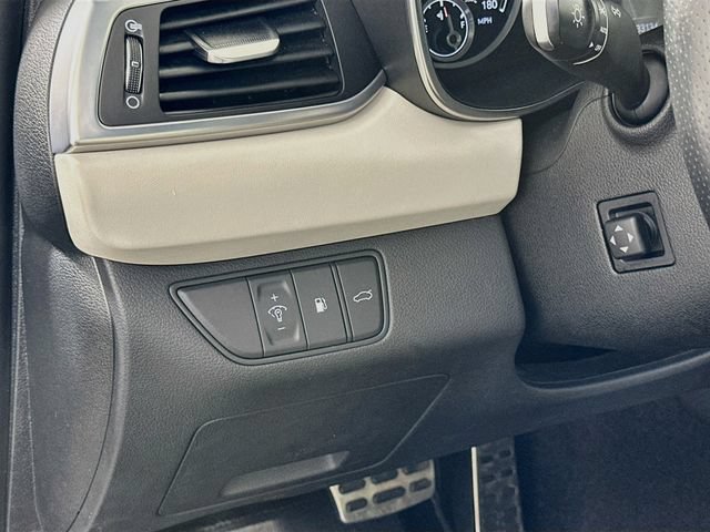 Certified 2023 Genesis G70 2.0T w/ Sport Prestige Package RWD image 10