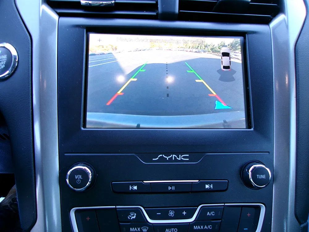 Used 2020 Ford Fusion SE FWD image 18