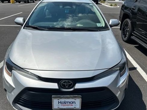 Used 2023 Toyota Corolla LE w/ Carpet Mat Package (TMS) FWD image 1