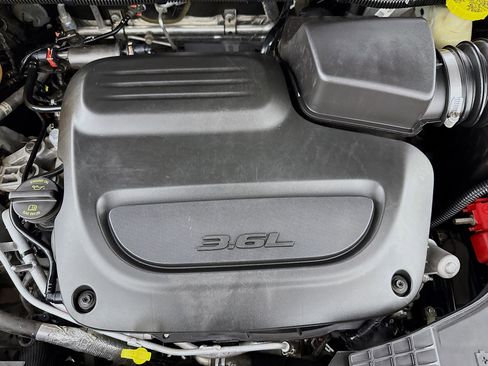 Used 2021 Chrysler Voyager Lxi image 38