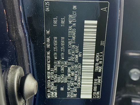 Used 2025 Toyota Highlander XLE image 12