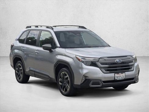 Used 2025 Subaru Forester Limited AWD/4WD image 3