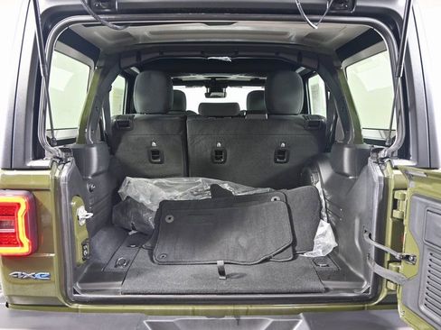 Used 2024 Jeep Wrangler Unlimited Rubicon 4xe w/ Technology Group image 17