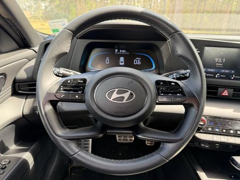 Certified 2025 Hyundai Elantra Sport FWD image 13