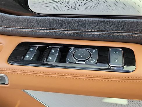 Certified 2025 Lincoln Aviator Black Label w/ Jet Appearance Package image 27