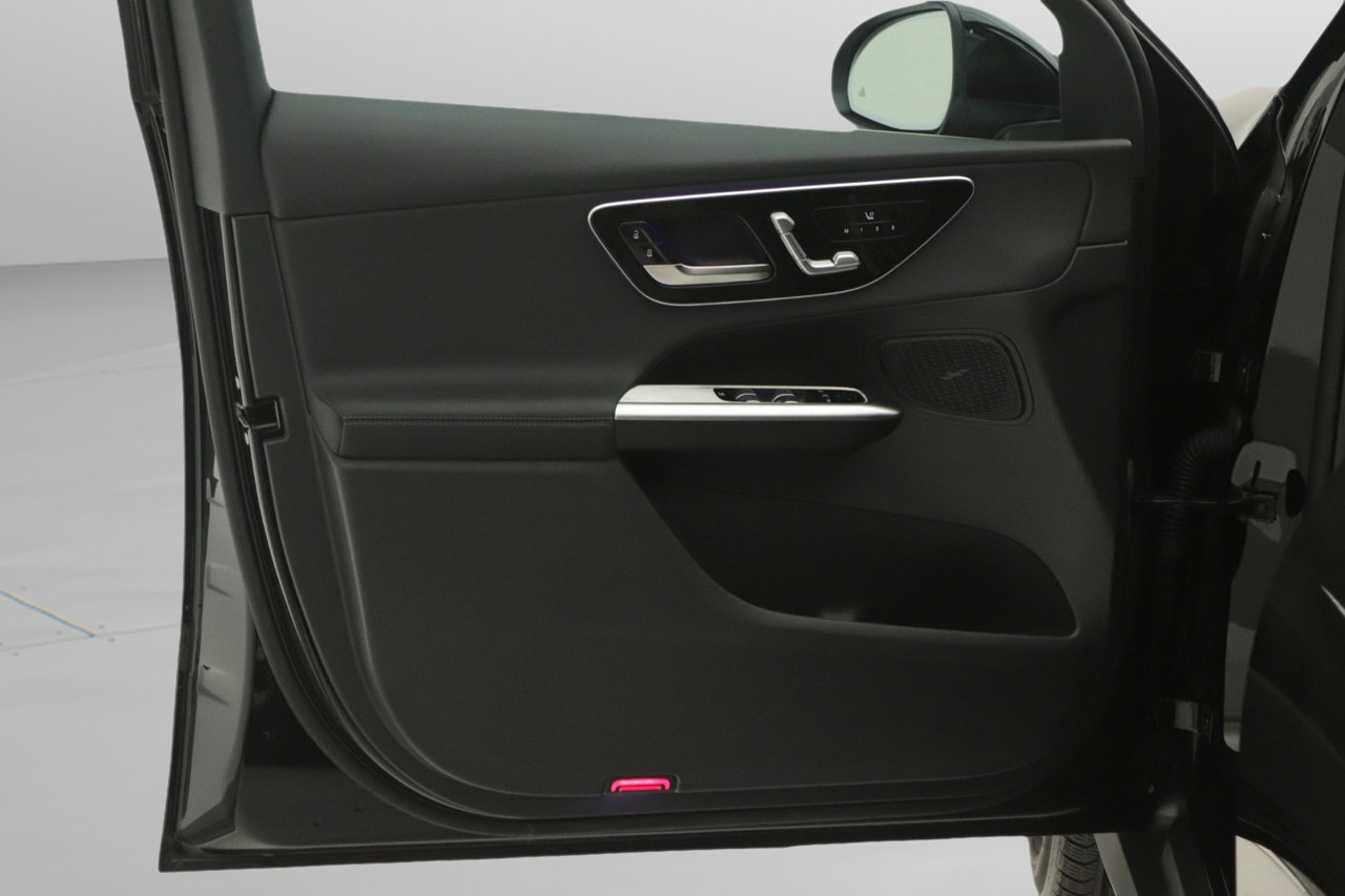 Certified 2025 Mercedes-Benz GLC 350e 4MATIC image 17