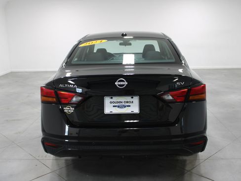 Used 2024 Nissan Altima 2.5 SV image 8