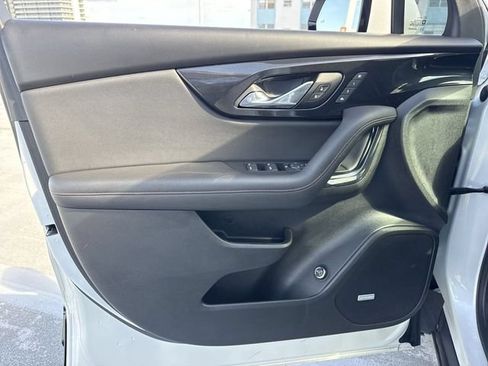 Used 2021 Chevrolet Blazer RS w/ Enhanced Convenience Package FWD image 13