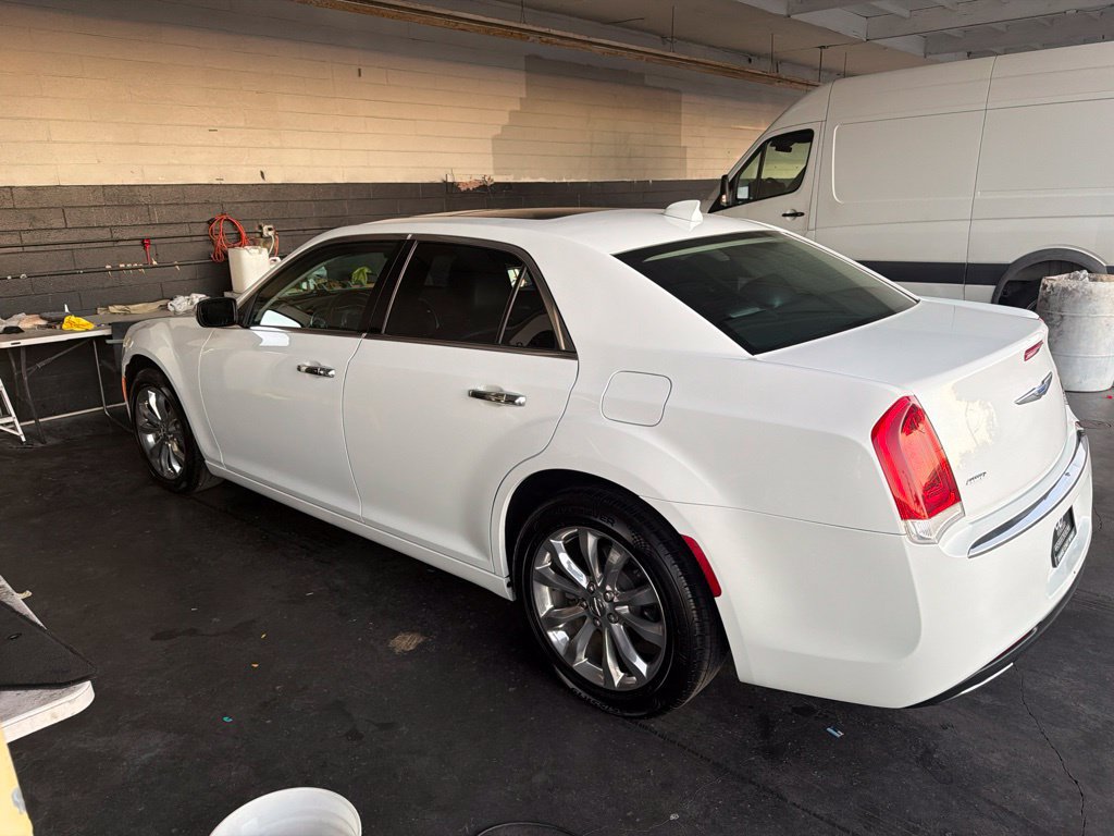 Used 2018 Chrysler 300 Limited AWD/4WD image 3