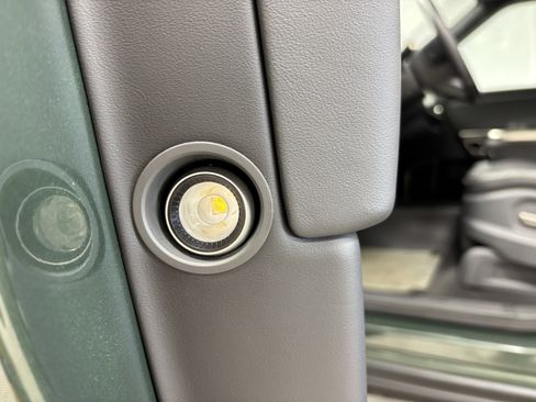 Used 2023 Rivian R1S Adventure AWD/4WD image 32
