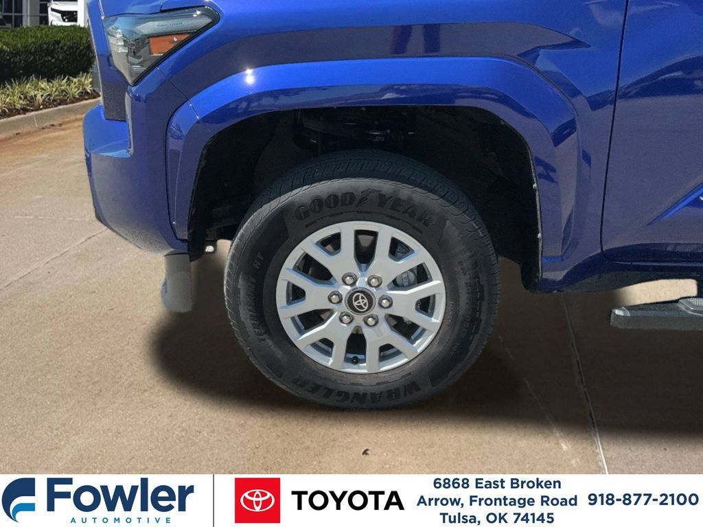 Certified 2025 Toyota Tacoma SR5 w/ SR5 Upgrade Package AWD/4WD image 31