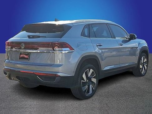 Used 2024 Volkswagen Atlas Cross Sport SE FWD image 4