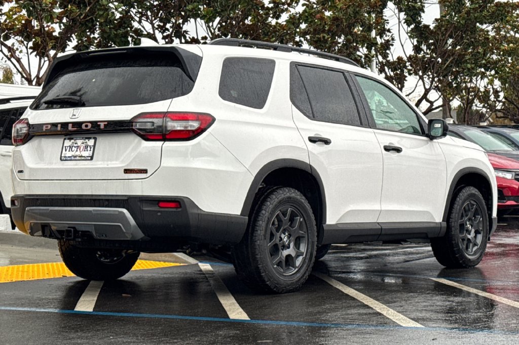 New 2026 Honda Pilot TrailSport image 4