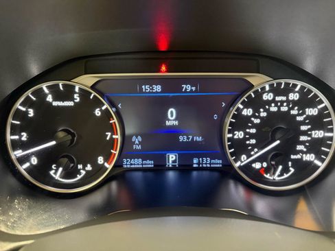 Used 2025 Nissan Altima 2.5 SV FWD image 17