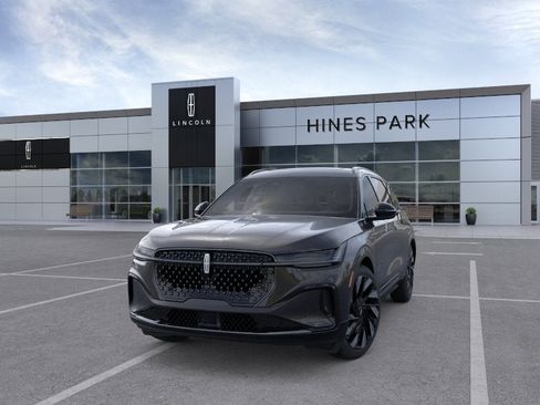 New 2026 Lincoln Nautilus Reserve AWD/4WD image 2