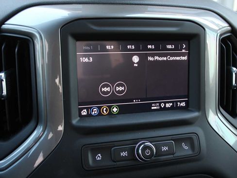 Used 2022 Chevrolet Silverado 1500 Custom RWD image 34