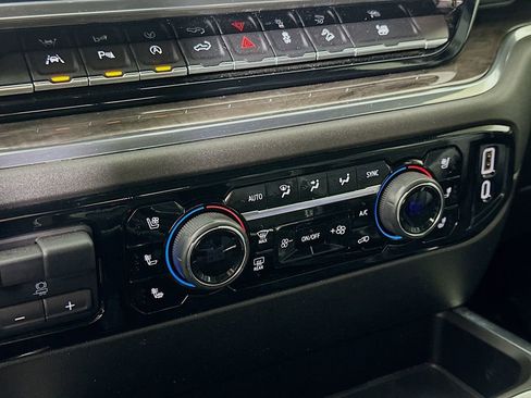 Used 2023 Chevrolet Silverado 1500 LTZ image 28