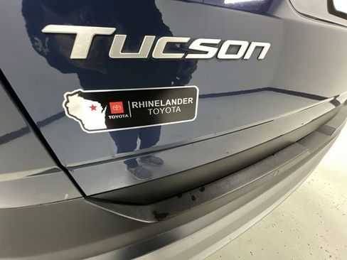 Used 2025 Hyundai Tucson Limited AWD/4WD image 32