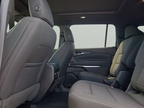 New 2026 Chevrolet Traverse LT w/ Sun and Wheel Package FWD image 12