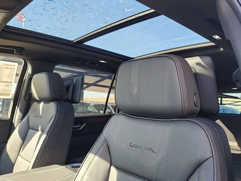 New 2026 GMC Yukon XL Denali w/ Denali Reserve Package image 16