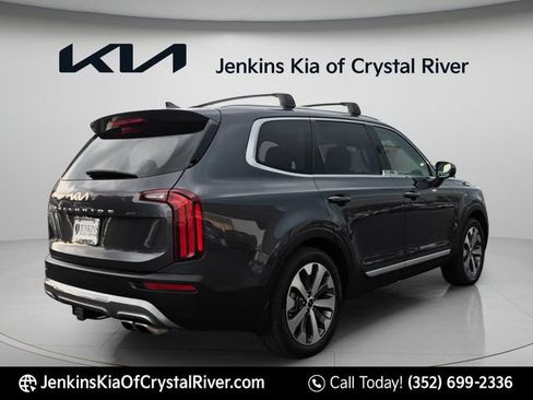 Used 2022 Kia Telluride EX w/ EX Premium Package FWD image 7