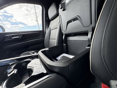 New 2026 Chevrolet Suburban Premier w/ Sun And Tow Package image 23