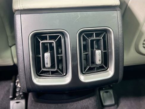 Used 2024 Kia Sorento S w/ Panoramic Sunroof Package image 27