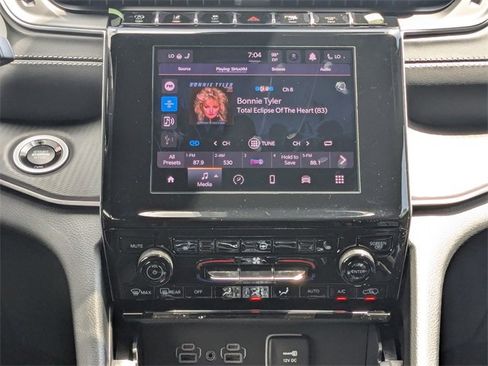 New 2025 Jeep Grand Cherokee Laredo X w/ Luxury Tech Group I image 17