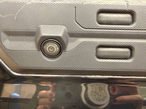 Used 2022 Chevrolet Silverado 1500 High Country w/ Z71 Off-Road Package image 7