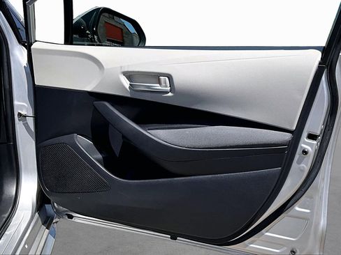 Used 2020 Toyota Corolla LE w/ Carpet Mat Package (TMS) FWD image 17