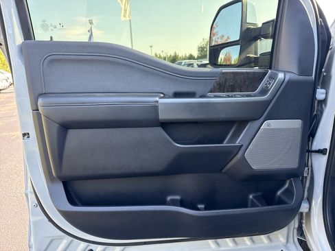 Used 2025 Ford F350 Lariat w/ Lariat Ultimate Package AWD/4WD image 10