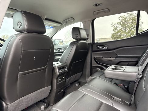 Used 2023 GMC Acadia SLT image 10