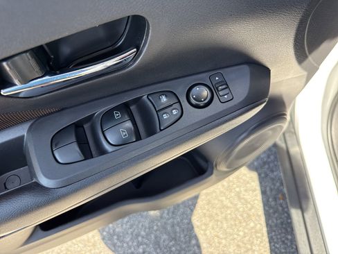 Used 2022 Nissan Kicks SR w/ Interior Electronics Package image 14