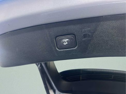 Used 2023 Ford Edge Titanium image 17