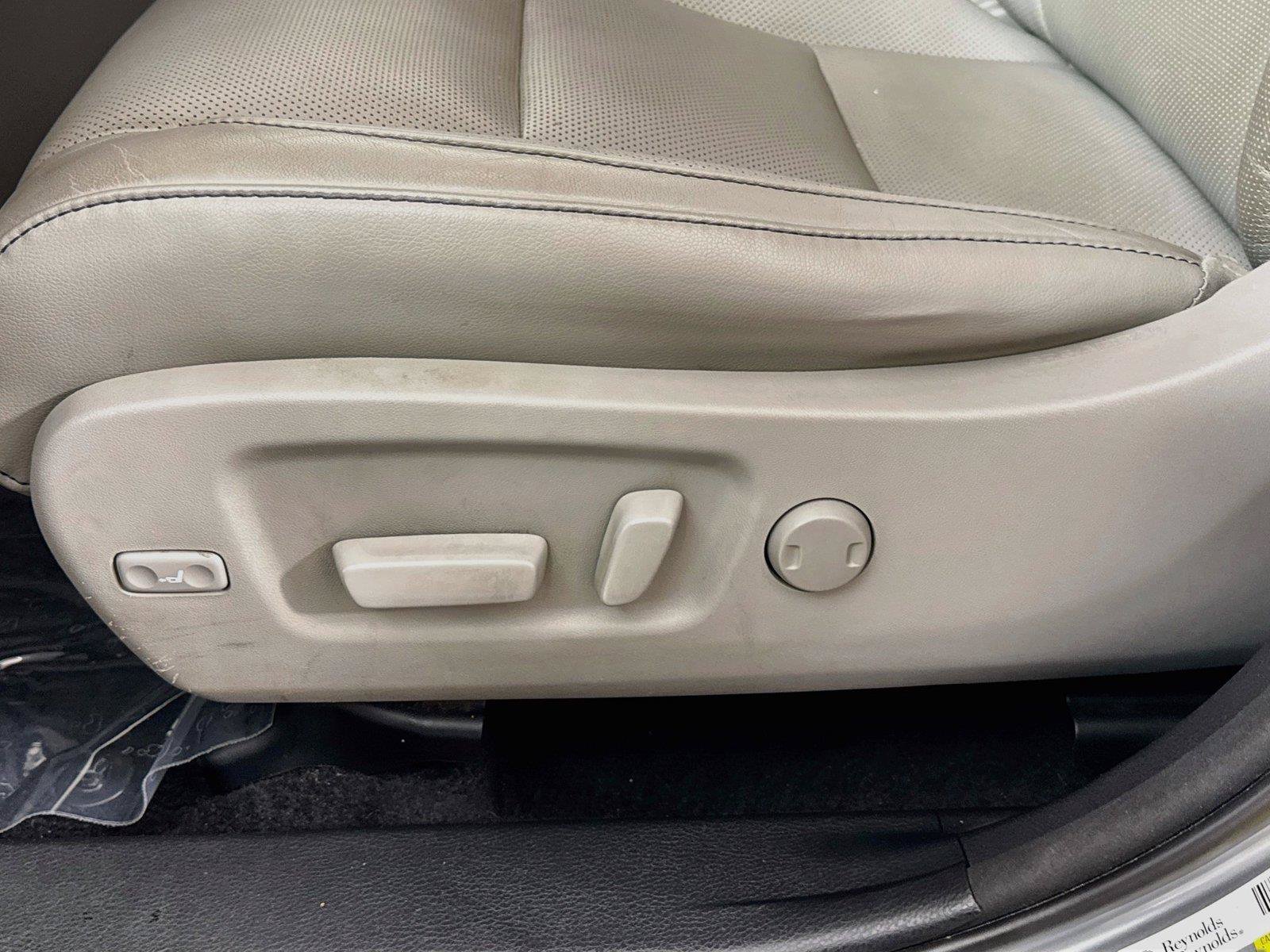 Used 2015 Toyota Highlander Limited FWD image 31