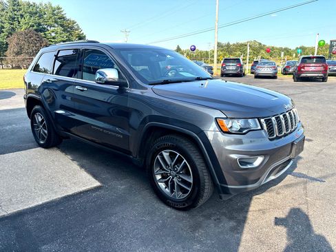 Used 2018 Jeep Grand Cherokee Limited w/ Trailer Tow Group IV image 4