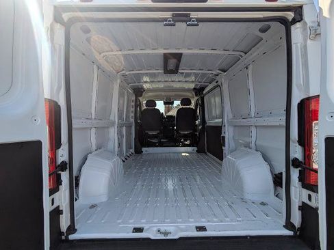 Used 2025 RAM ProMaster 2500 w/ Convenience Group FWD image 13