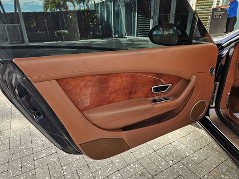 Used 2014 Bentley Continental GT image 15