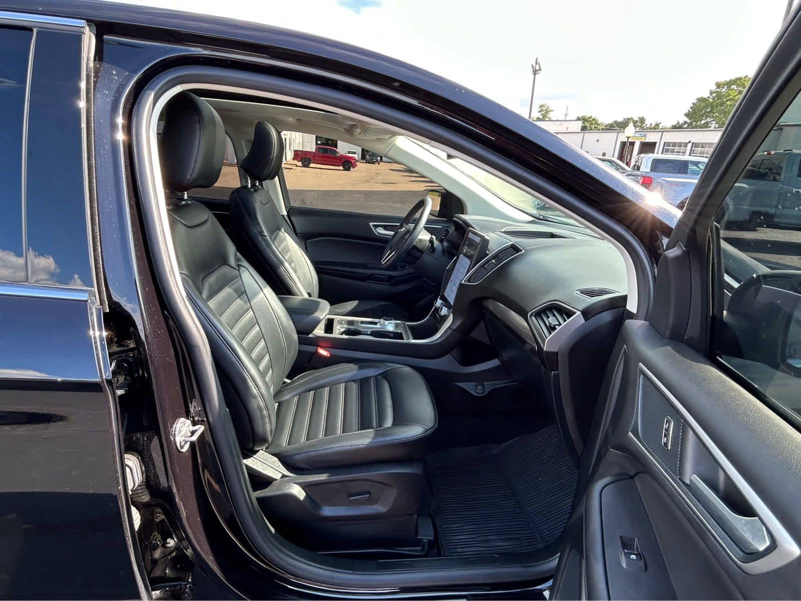 Used 2024 Ford Edge SEL w/ Convenience Package AWD/4WD image 17