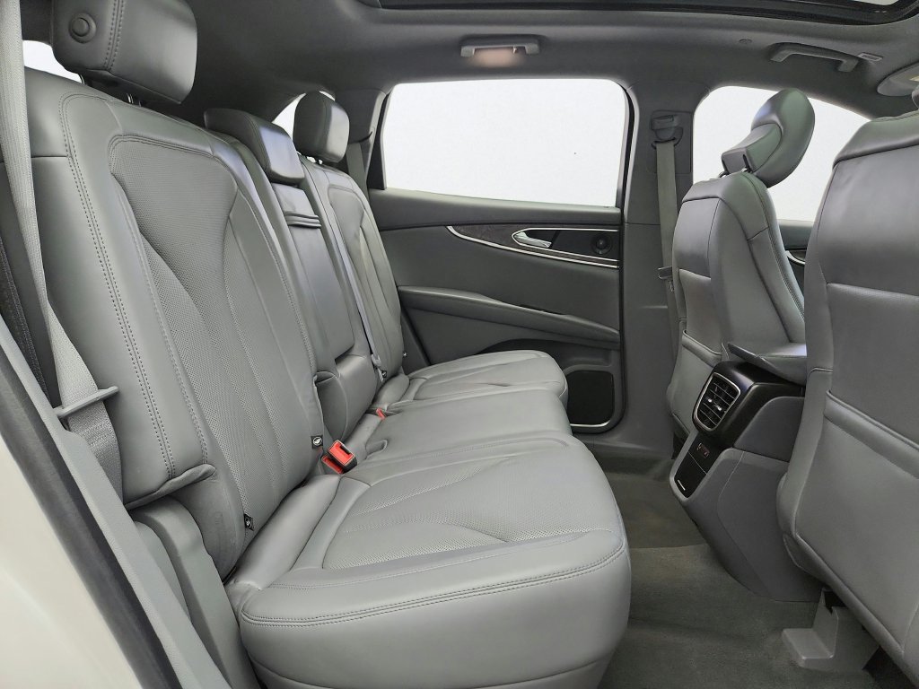 Used 2019 Lincoln Nautilus Reserve AWD/4WD image 34
