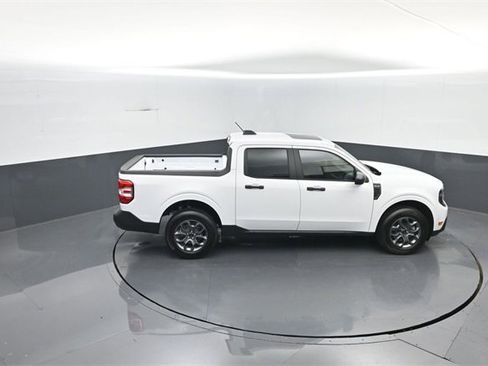 New 2025 Ford Maverick XLT image 30