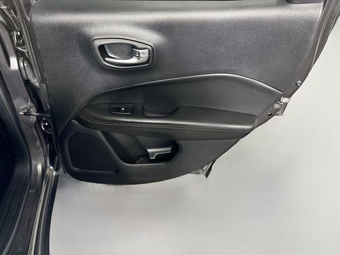 Used 2019 Jeep Compass Latitude w/ Popular Equipment Group image 28