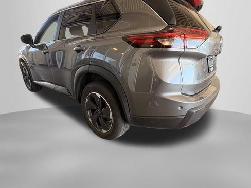 Used 2025 Nissan Rogue SV AWD/4WD image 2