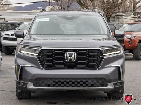 Used 2024 Honda Pilot Touring image 14
