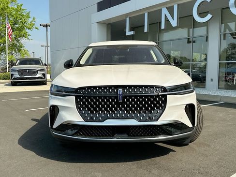 New 2026 Lincoln Nautilus Premier image 5