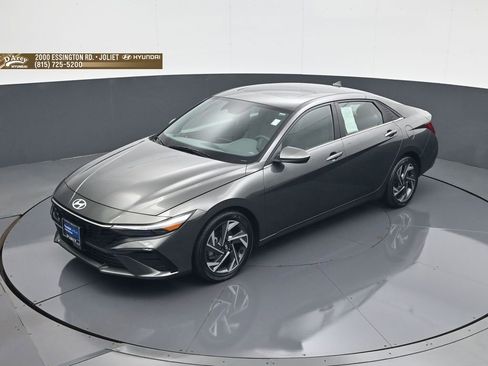 Certified 2024 Hyundai Elantra SEL w/ Convenience Package FWD image 13