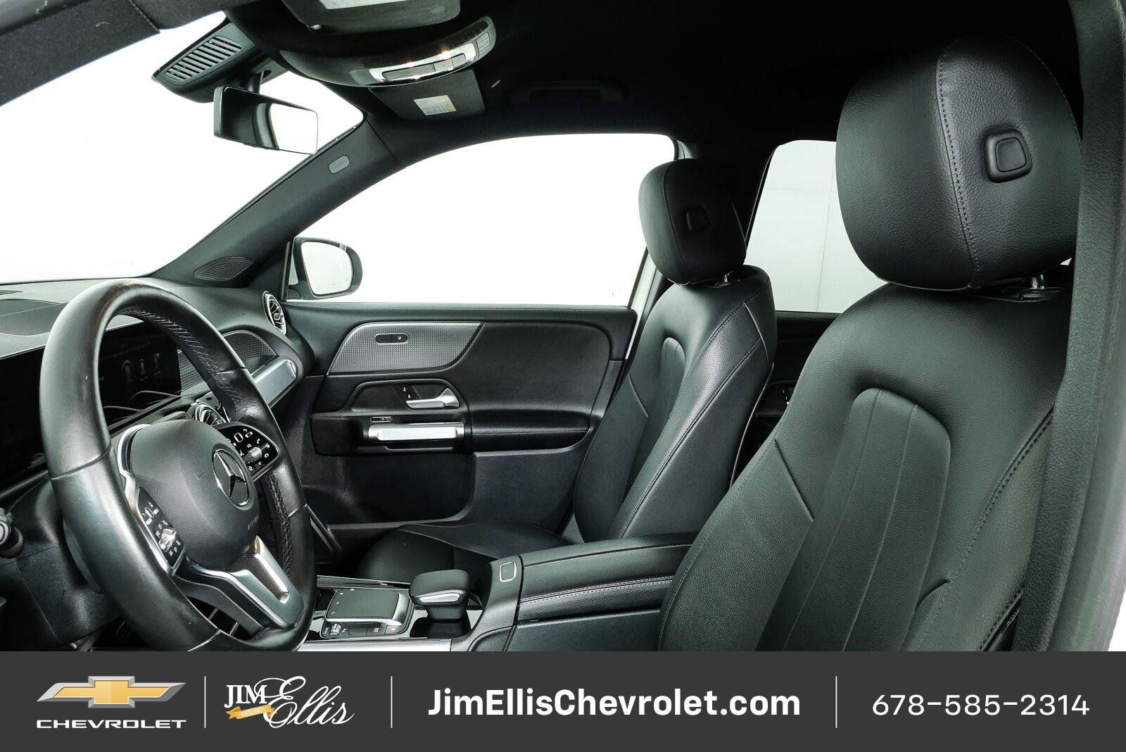 Used 2022 Mercedes-Benz GLB 250 w/ Premium Package Lite image 5