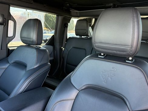 Used 2023 Ford Bronco Badlands image 19